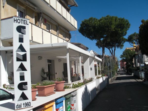 Отель Giamaica Viserba Di Rimini Экстерьер фото