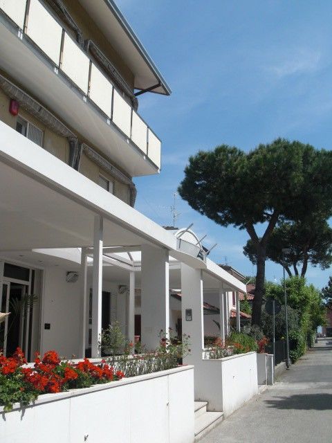 Отель Giamaica Viserba Di Rimini Экстерьер фото